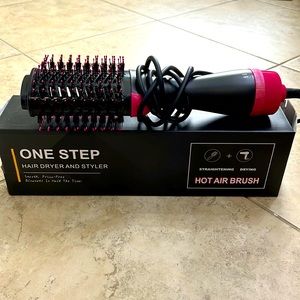 Hot Air Brush: can straighten and dry at the same time